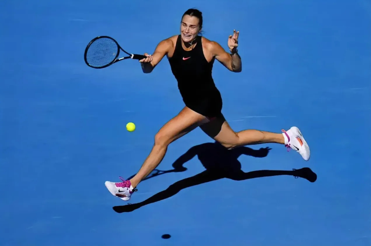 西亚卡姆重返赛场,大比分获胜首场状态出色,MAD观众沸腾!比赛高潮迭起 西亚卡姆重返赛场,大比分获胜首场状态出色,MAD观众沸腾!比赛高潮迭起