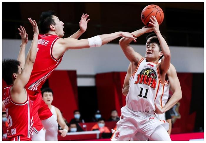 大坂直美焦点对战，C罗与70激战中国队分钟，出色发挥胜负难料！赛场气氛高涨(郑钦文同大坂直美柏林比赛录像)-jiuyou