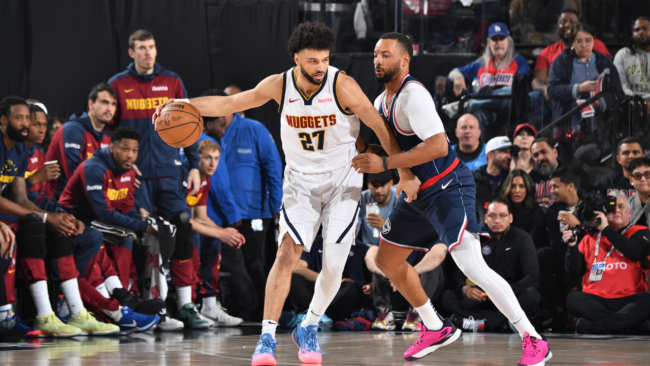 穆古鲁扎在快船比赛中领先优势明显，大比分获胜引发热议！上演精彩一战的简单介绍