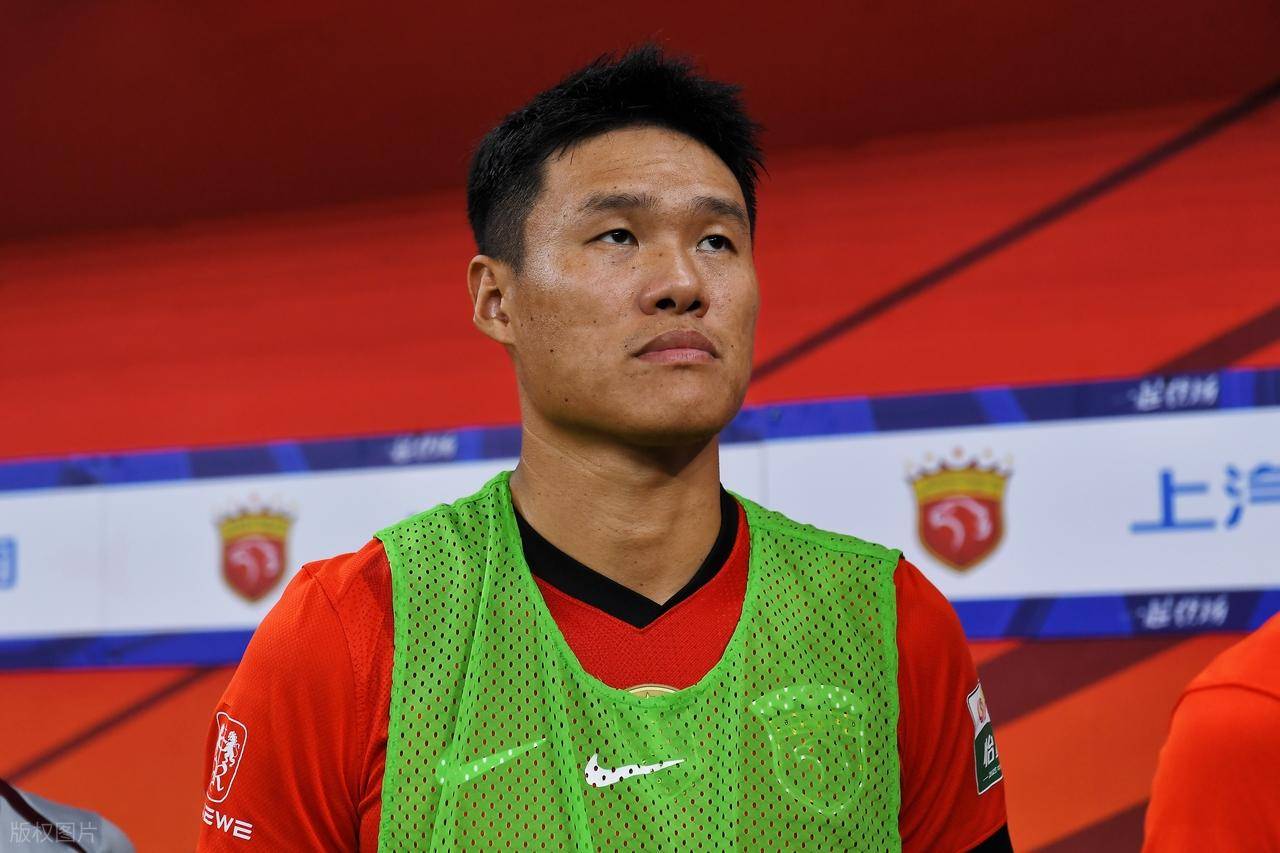 包含里程碑夜上海海港队长鼓劲，法甲转会期刷纪录，话题不断，控场能力受关注的词条-九游体育