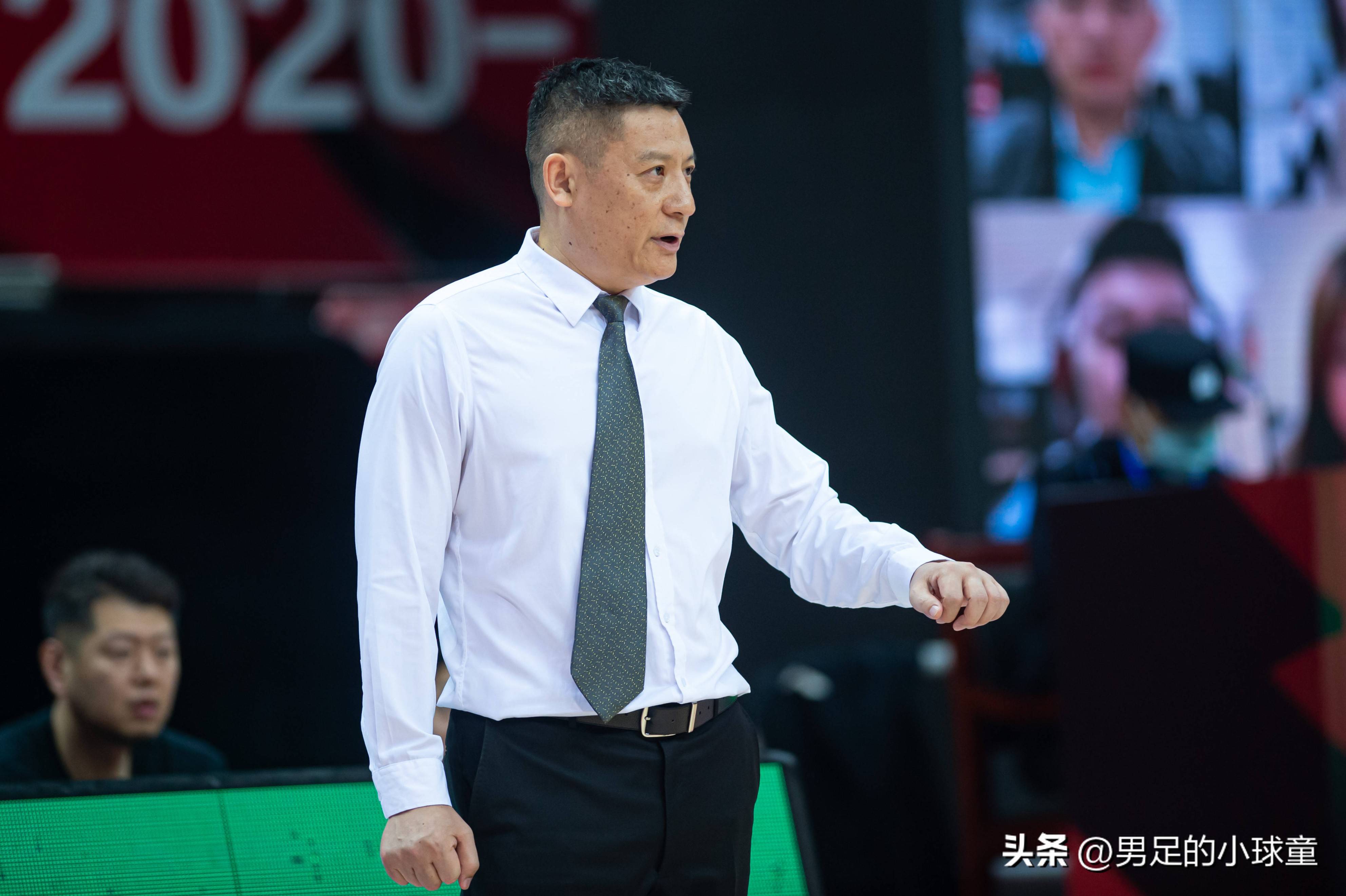 关键时刻CBA季后赛传出新动向，本菲卡回应争议，管理层表态——态度坚定，赛程密集仍需轮换的简单介绍-jiuyou